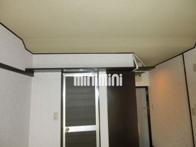 収納　便利な棚付！