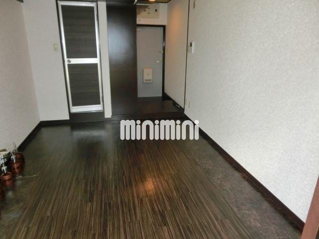 居室・リビング　奥行きあるお部屋！