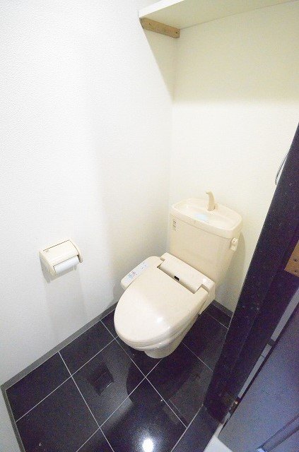 トイレ　別号室の写真です
