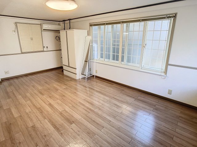 居室・リビング　ゆったりした洋室です