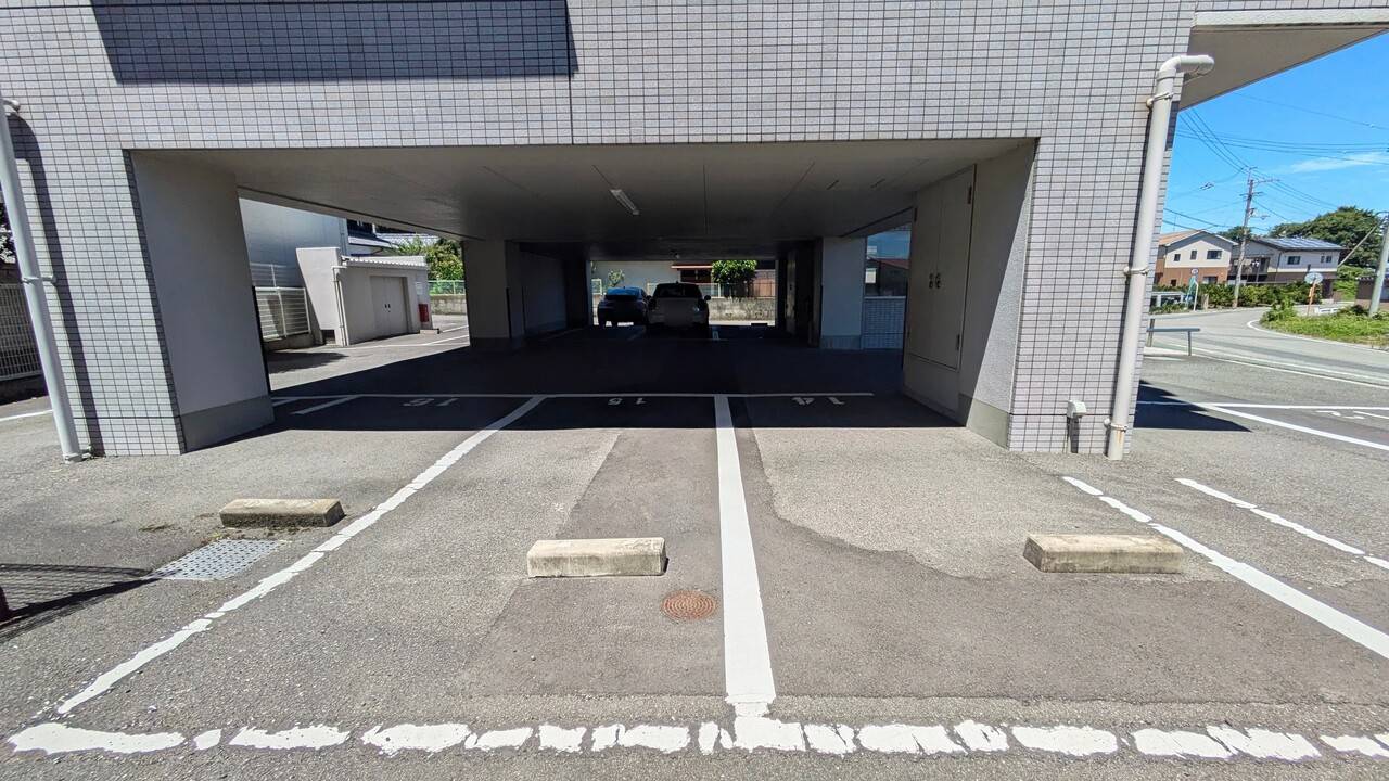 駐車場　駐車場