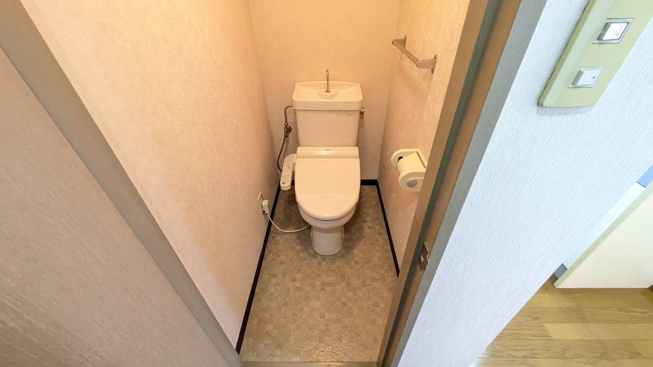 トイレ　トイレ