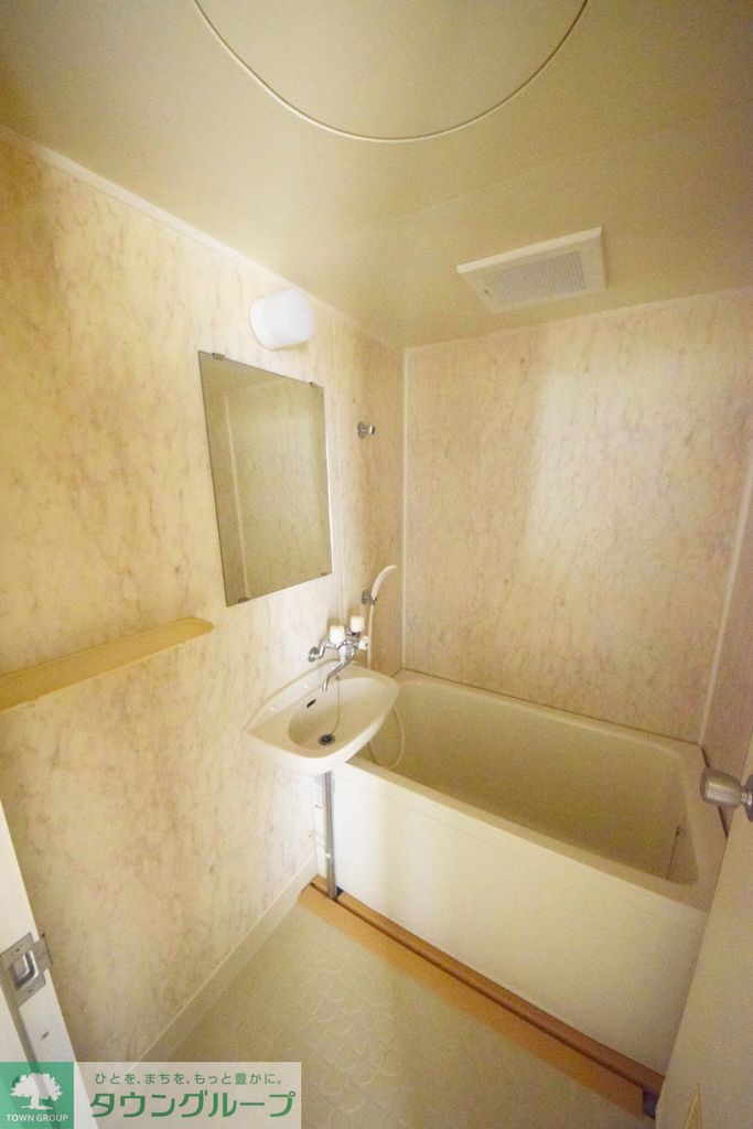 バス・シャワールーム　玄関