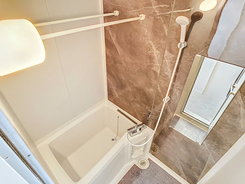 バス・シャワールーム