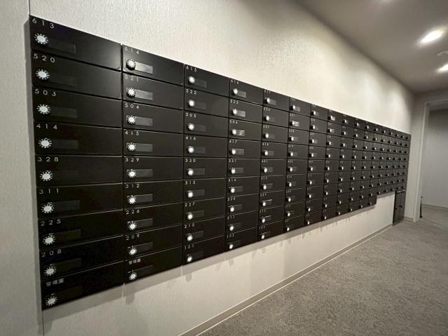 コンビニ　ファミリーマート（コンビニ）まで379m