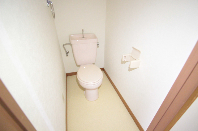 トイレ　※別室の参考写真の為、現況優先です。