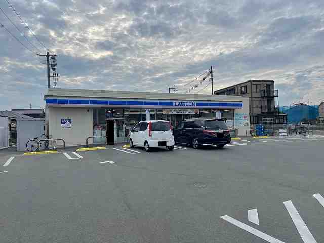 コンビニ　ローソン防府鞠生町店（コンビニ）まで400m