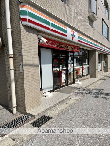 コンビニ　セブンイレブン（コンビニ）まで654m
