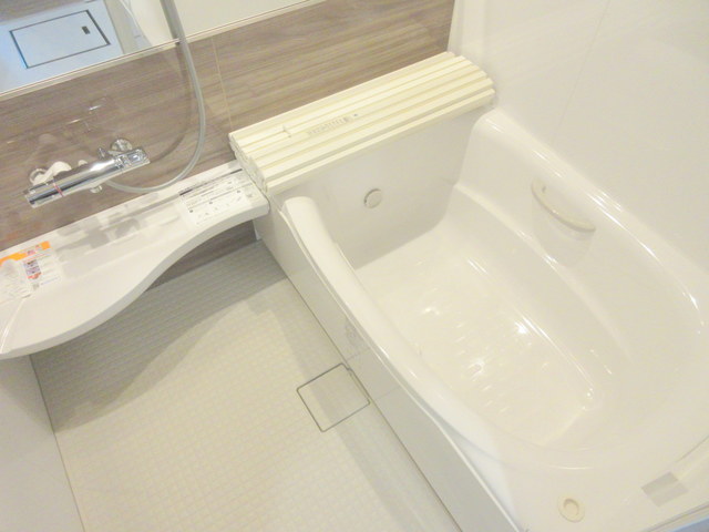 バス・シャワールーム　★追い焚き・浴室乾燥機付き★