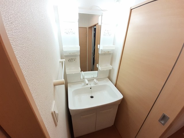 洗面設備　シャワー付洗面台