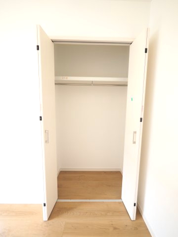 収納　丈の長いお洋服も収納可能なクローゼット