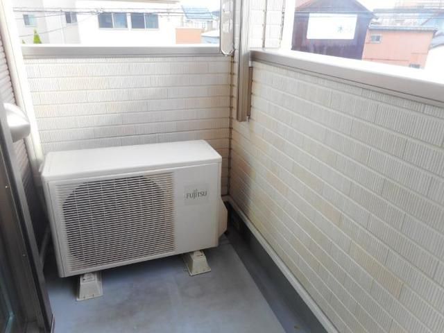 バルコニー　開放的で明るい空間を演出してくれるバルコニーです