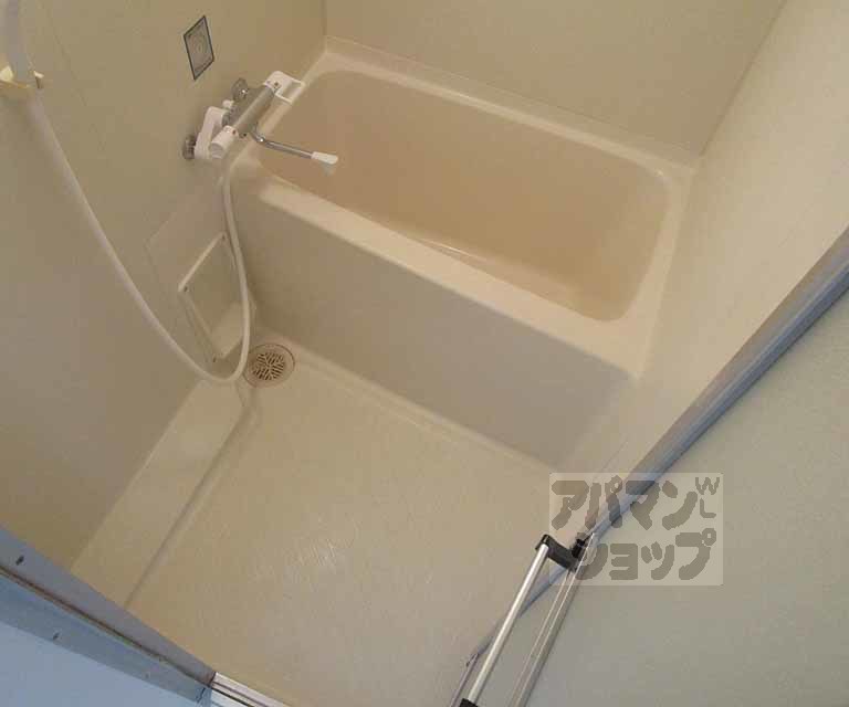 バス・シャワールーム　１０７号室の写真です。