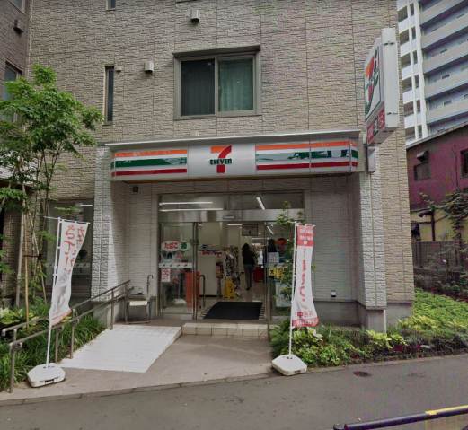 コンビニ　セブンイレブン（コンビニ）まで334m