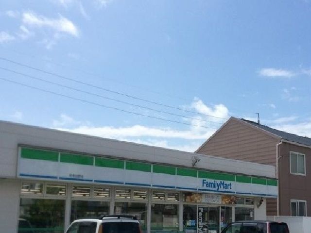 コンビニ　ファミリーマート（コンビニ）まで1200m
