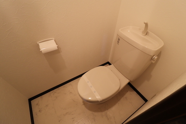 トイレ　別号室の写真