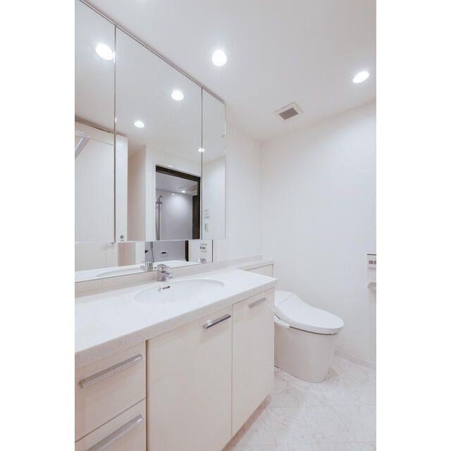 洗面設備　コンパクトで使いやすい洗面所