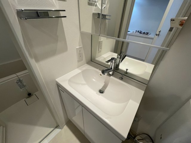 洗面設備　参考写真（同物件別部屋）