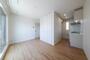 居室・リビング　南西向きで光が差し込みます