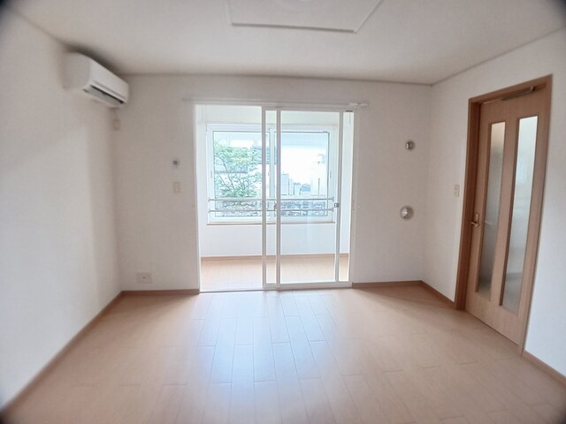 居室・リビング　リビングは１１．9帖です＊