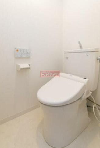 トイレ　別部屋の写真となります