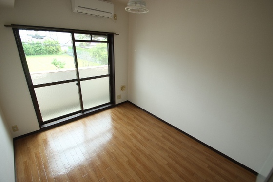 居室・リビング　※別部屋の写真です