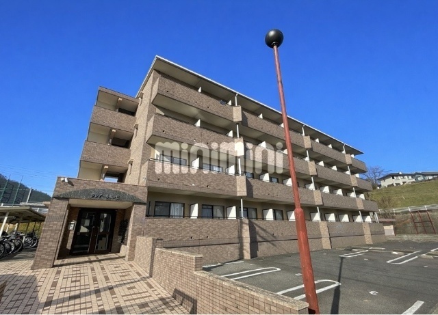 建物外観　重厚感のある造りですね