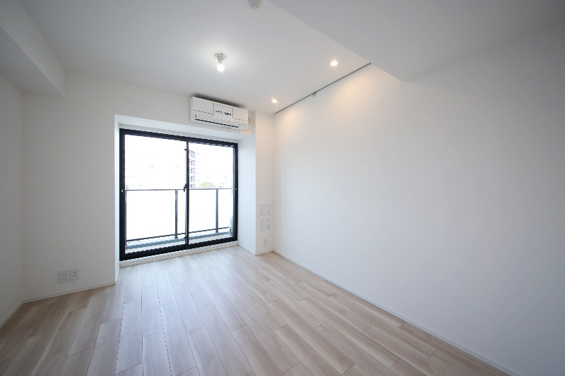 居室・リビング　７．４帖の居室