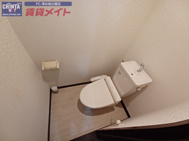 トイレ　別部屋の写真
