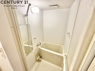 バス・シャワールーム　シンプルなお風呂です。