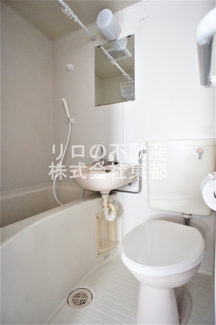 バス・シャワールーム　お掃除しやすい☆洗面台付き２点ユニットです☆