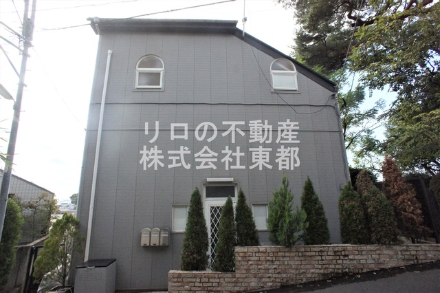 建物外観　成城学園前駅徒歩８分！閑静な住宅街にございます♪