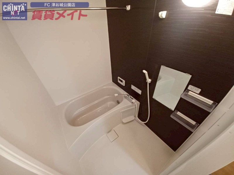 バス・シャワールーム　同じ物件、別部屋の写真です