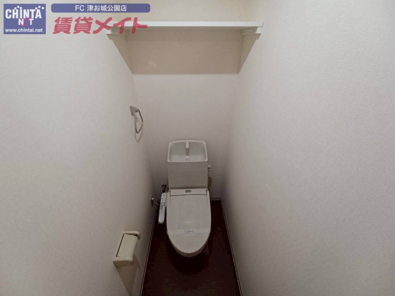 トイレ　同じ物件、別部屋の写真です