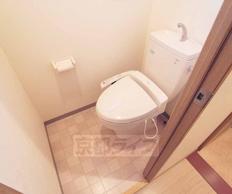 トイレ　温水洗浄便座付きで快適なトイレライフを！