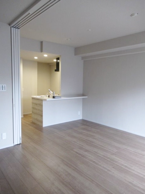 居室・リビング　使いやすい形の為、レイアウトを楽しめます♪