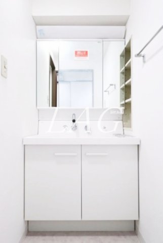 洗面設備　独立洗面台です。