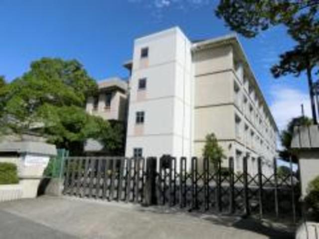 中学校　厚木市立森の里中学校（中学校）まで69m