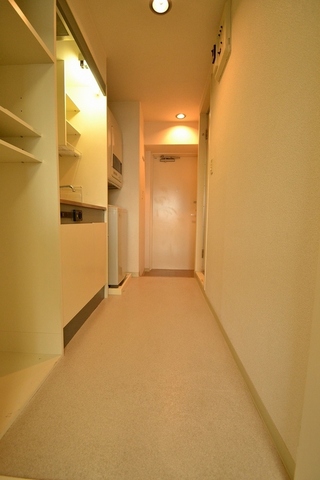 玄関　人感センサーライト付き！