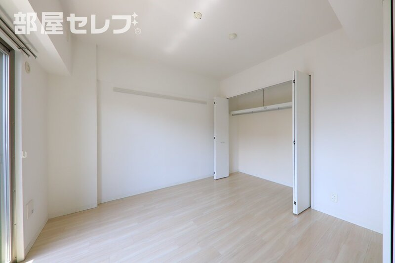 その他部屋・スペース　５．８帖の洋間です