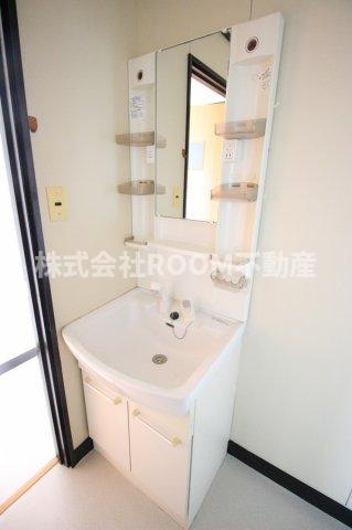 洗面設備　朝の身支度には欠かせない独立洗面化粧台