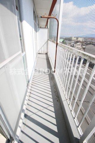 バルコニー　陽当たり良好なバルコニーです