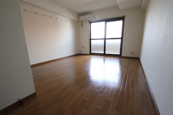 居室・リビング　※別部屋の写真です