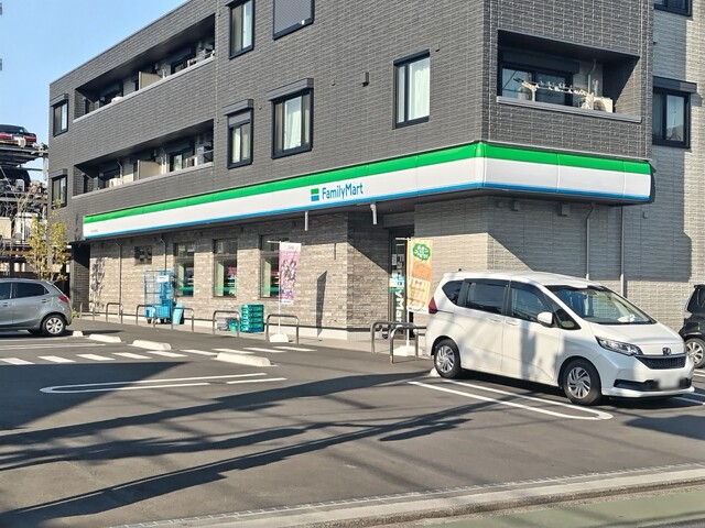 コンビニ　ファミリーマート東小金井駅南店（コンビニ）まで180m