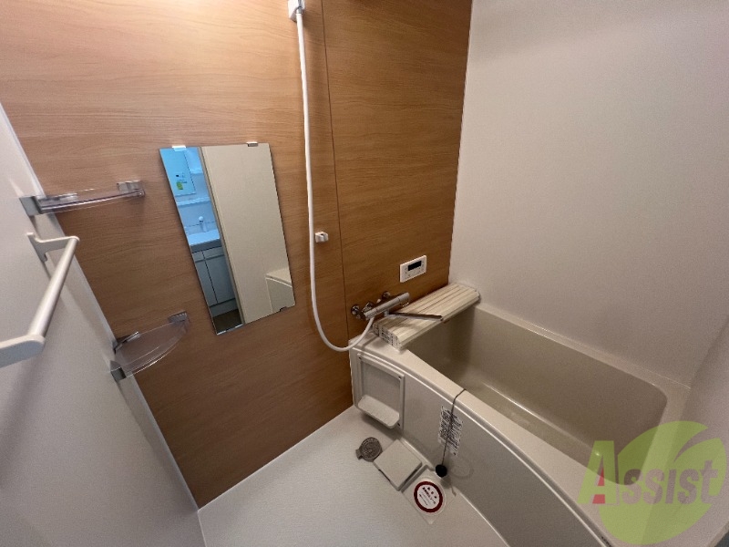 バス・シャワールーム　追い焚き機能もついているので、快適ですね。