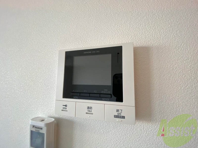 セキュリティ　ＴＶモニター付インターホンです。来客者の顔が見えるので安心！