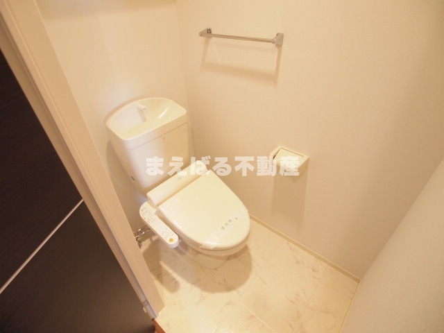 トイレ　温水洗浄便座（反転タイプ）