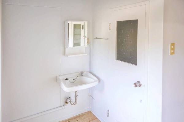 洗面設備　モデルルームの写真です