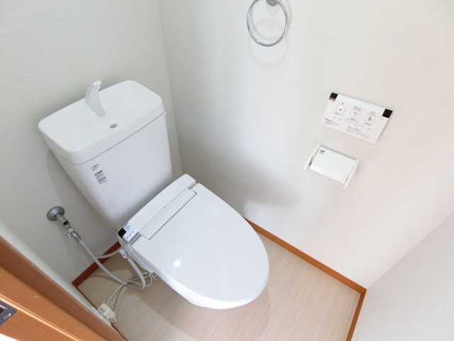 トイレ　ウォシュレット付
