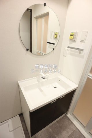 洗面設備　清潔感ある独立洗面台で毎日気持ちよく♪